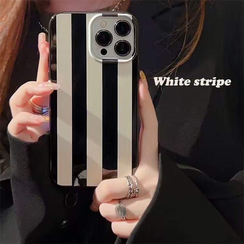 Phone Cases Art - เคสโทรศัพท์ลายเส้นขาวดำ ดีไซน์ศิลปะสดใส สำหรับ iPhone 17 AIR